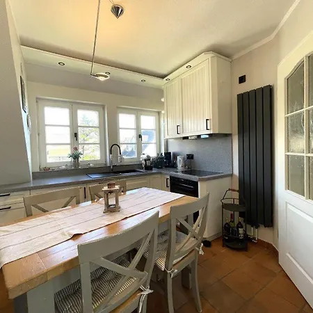 Gorch Fock Str. 6a *